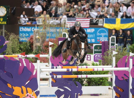 La Suisse, 3e du Prix des Nations de Calgary, sera réinvitée en 2012! Arthur G. da Silva 1er du GP d'Humlikon avec La Toya, Steve Guerdat, 5e, 1er de l'autre finale. Jessy Putallaz devant Vincent Deller à Sion. Amandine Berger championne de Suisse R!