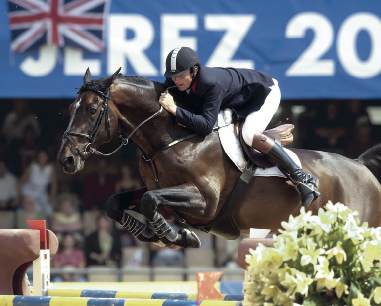 Aux Mondiaux de Jerez en 2002, Diamant de Semilly était l’un des quatre étalons selle français de l’équipe championne du monde. © hippofoto.be