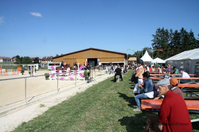 Le beau terrain du manège de La Sallivaz à Chavannes-de-Bogis