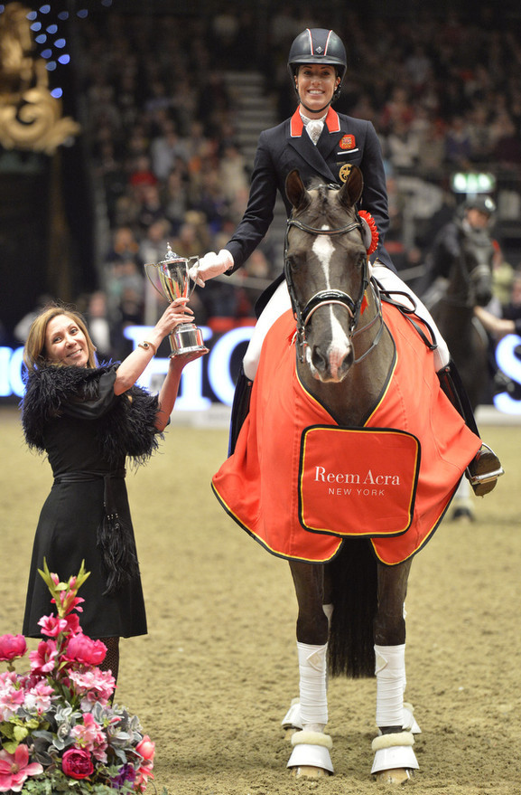 Charlotte Dujardin et Valegro remportent l'étape Coupe du monde de Londres