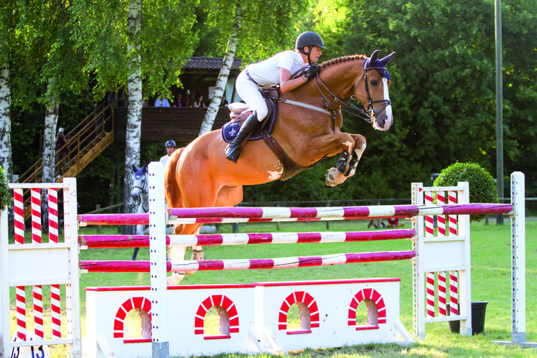 Céline Stauffer sur la belle piste en herbe de Payerne