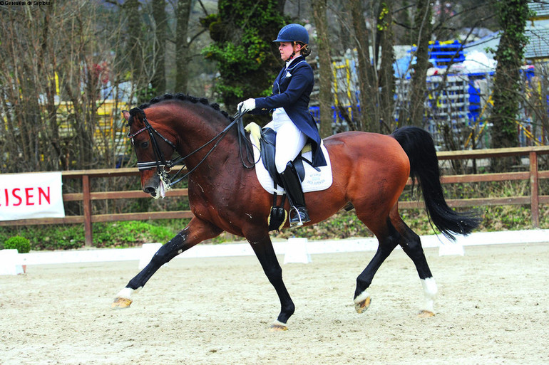 Pamela Jonker et son bel étalon Connection terminaient à la 4e place dans le St-Georges à Evordes l'an dernier.