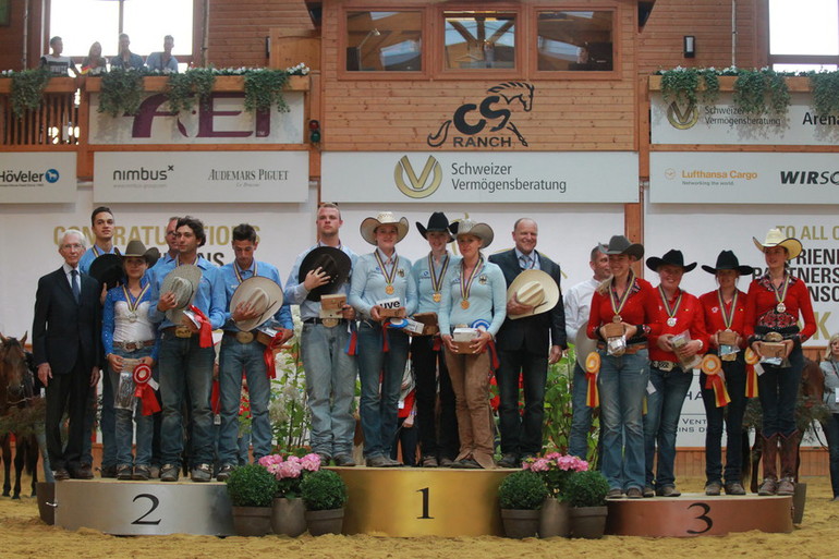 Podium des jeunes cavaliers par équipe