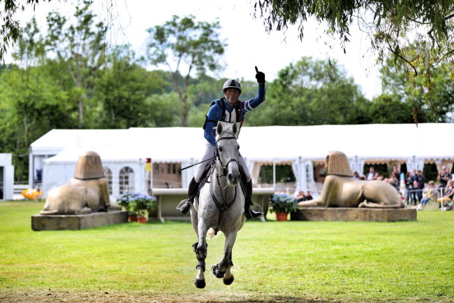 Cédric Lyard remporte le CIC2* de Bertichères en selle sur Cadeau du Roi