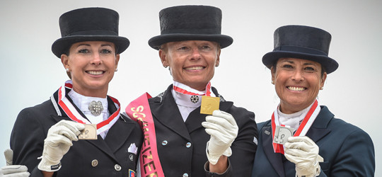 Podium de l'élite (de g.à dr.) Alexandra Zurbrügg, Marcela Krinke Susmelj, Antonella Joannou.