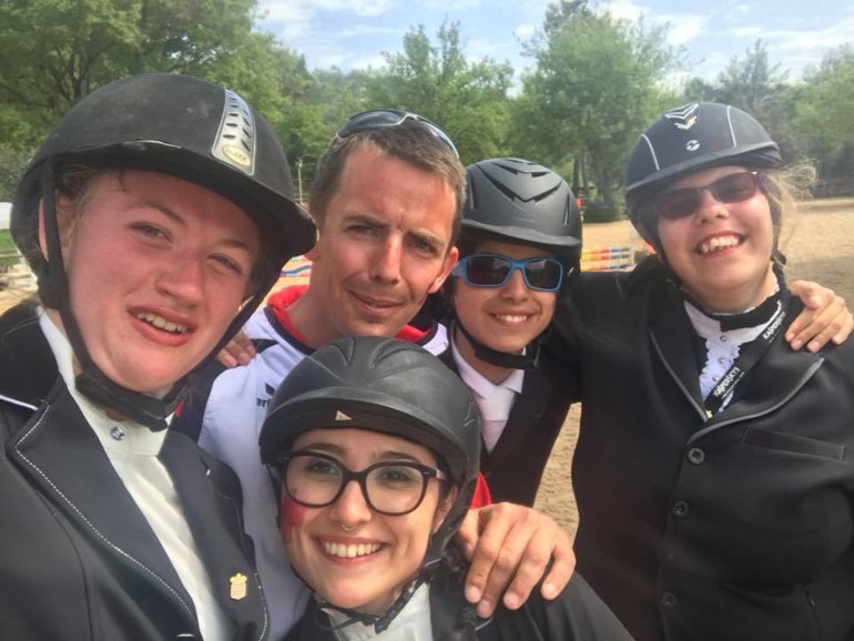 L'équipe suisse tout sourire après leur pluie de médailles