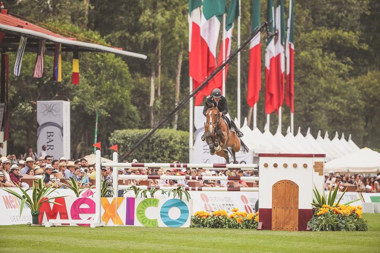 le grand terrain en herbe de Mexico