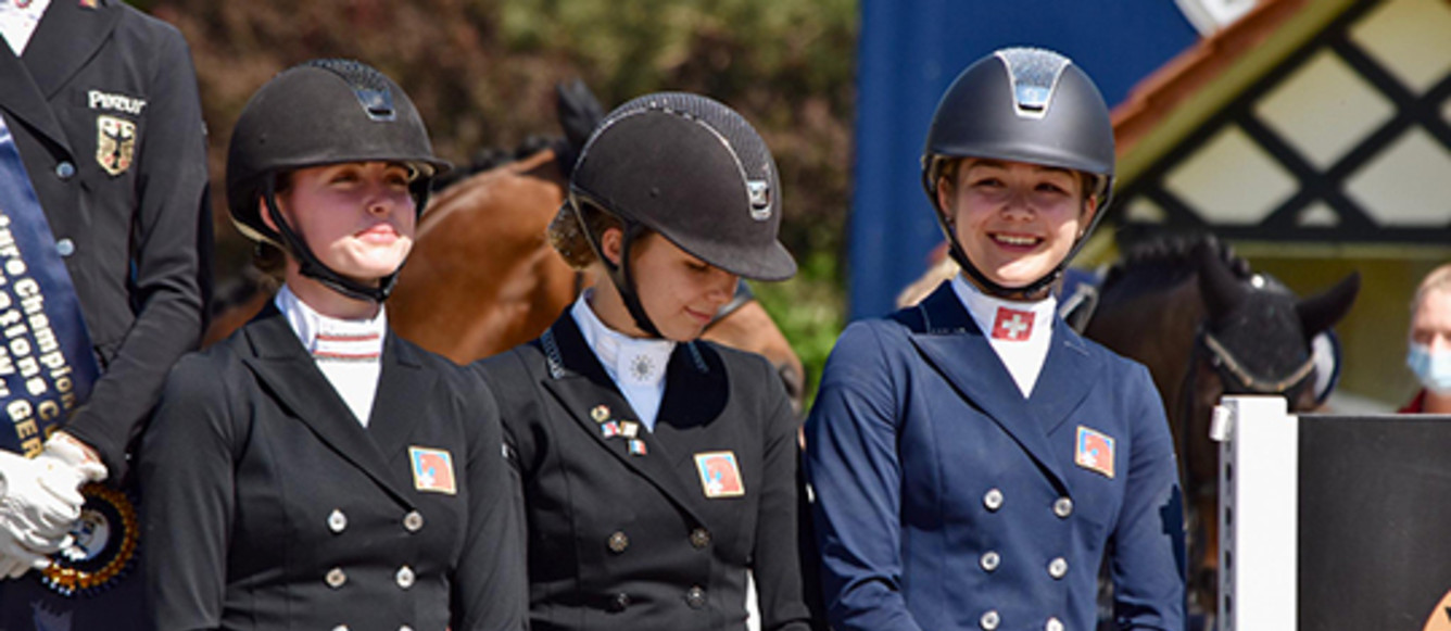 Les juniors Renée Stadler, Tallulah Lynn Nater et Meilin Ngovan (de gauche à droite) ont été sélectionnées pour les Championnats d'Europe Junior. | © Simone Graf