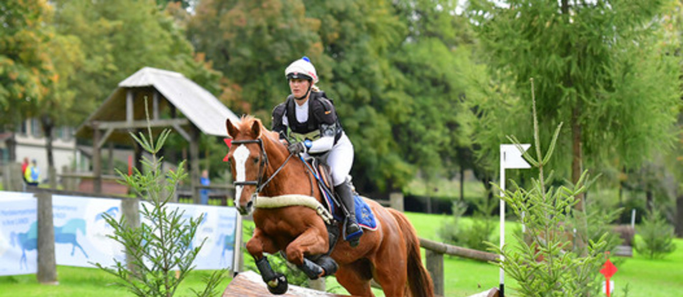 Nadja Minder sur Aquila B, photo FSSE/Serge Petrillo