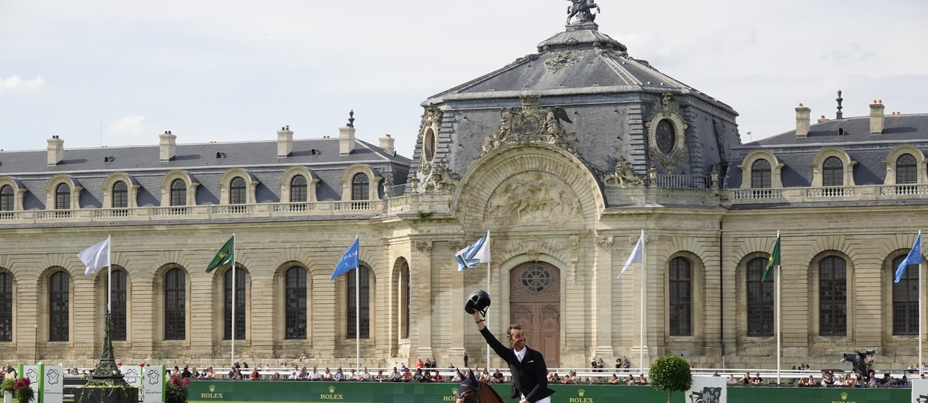 Nicolas Delmotte remporte le Grand Prix Rolex de Chantilly avec Urvoso du