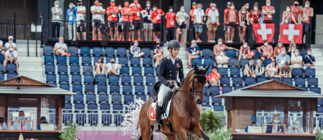 Felix Vogg et Colero, excellents lors du dressage des Jeux de Tokyo. © FEI/Christophe Taniére – LDD