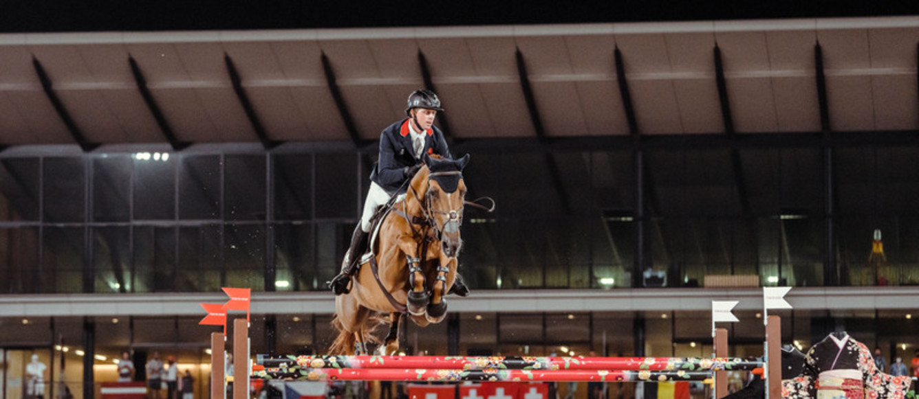 Ben Maher et Explosion W aux JO de Tokyo. © FEI/Christophe Taniére