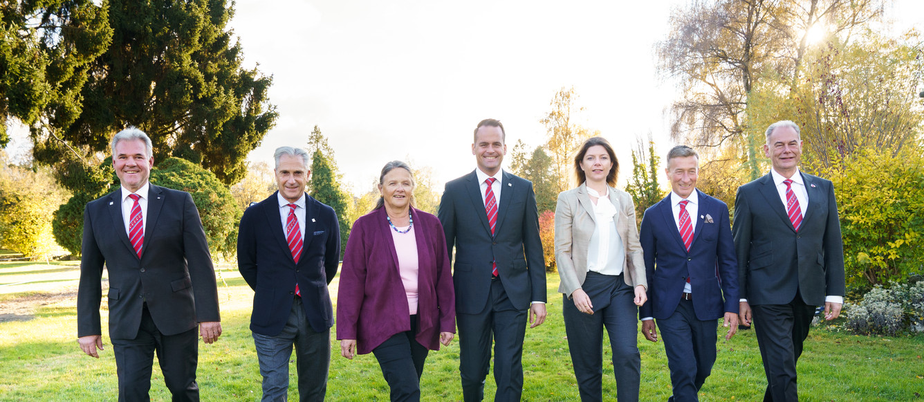 Le comité de la FSSE de gauche à droite : Peter Zeller, Pierre Brunschwig, Gisela Marty, Damian Müller, Nayla Stössel, Thomas Järmann, Franz Häfliger. © FSSE/Marco Finsterwald