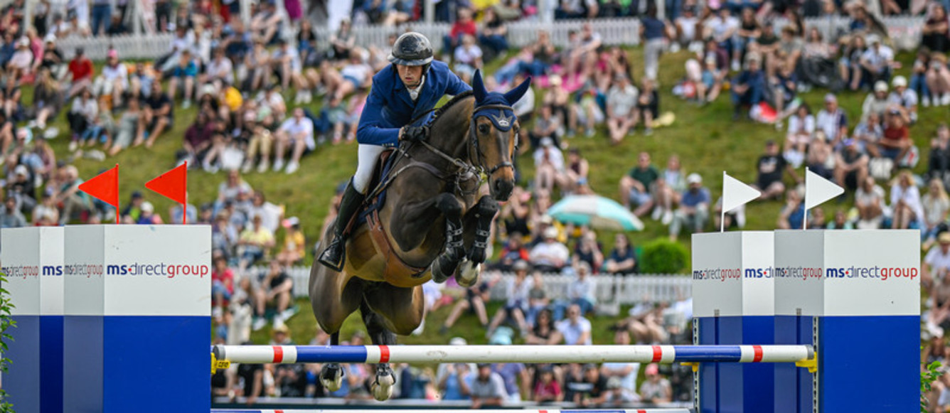 Martin Fuchs et Commissariat Pezi 2e du Grand Prix de St-Gall en 2023. ©Katja Stuppia CSIO LDD