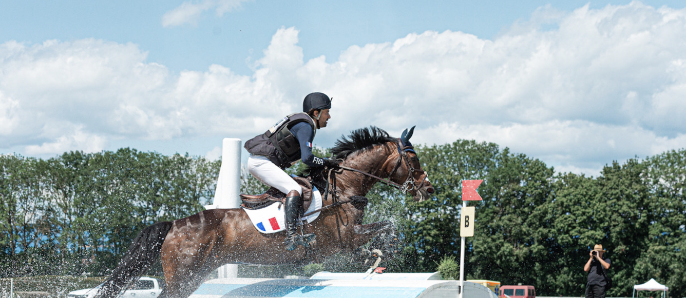 Le Français Raphaël Cochet sur le cross du CCIO d'Avenches. © Benoît Donnet