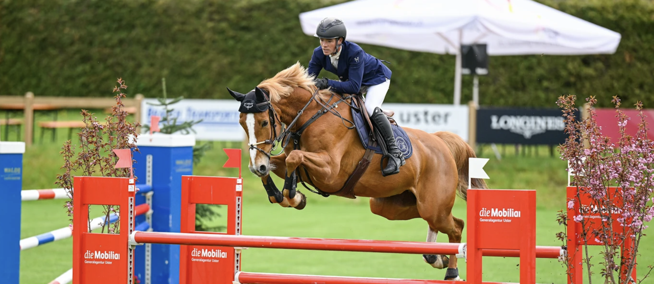 La belle piste en herbe d'Uster accueillera l'élite nationale dès ce week-end à l'instar d'Anthony Bourquard. © Reitverein Ester