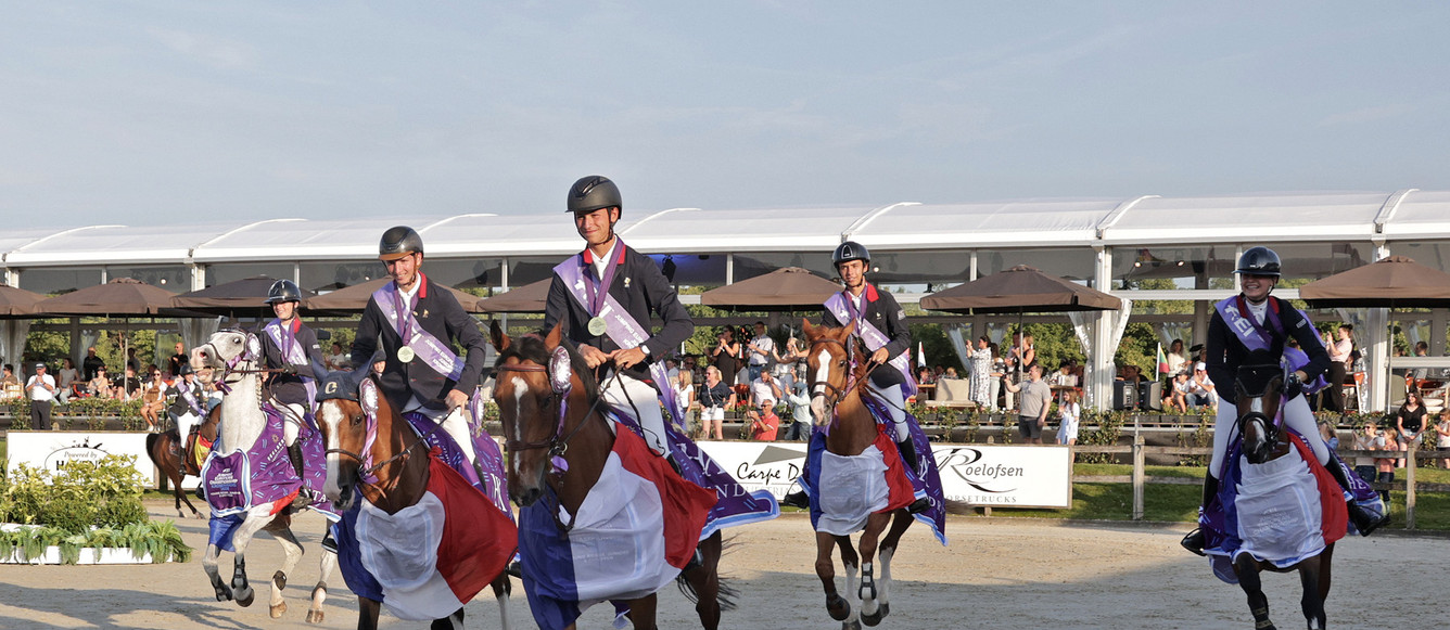 La France s'impose dans la finale par équipes des Européens de la relève de Kronenberg. © Photobujard