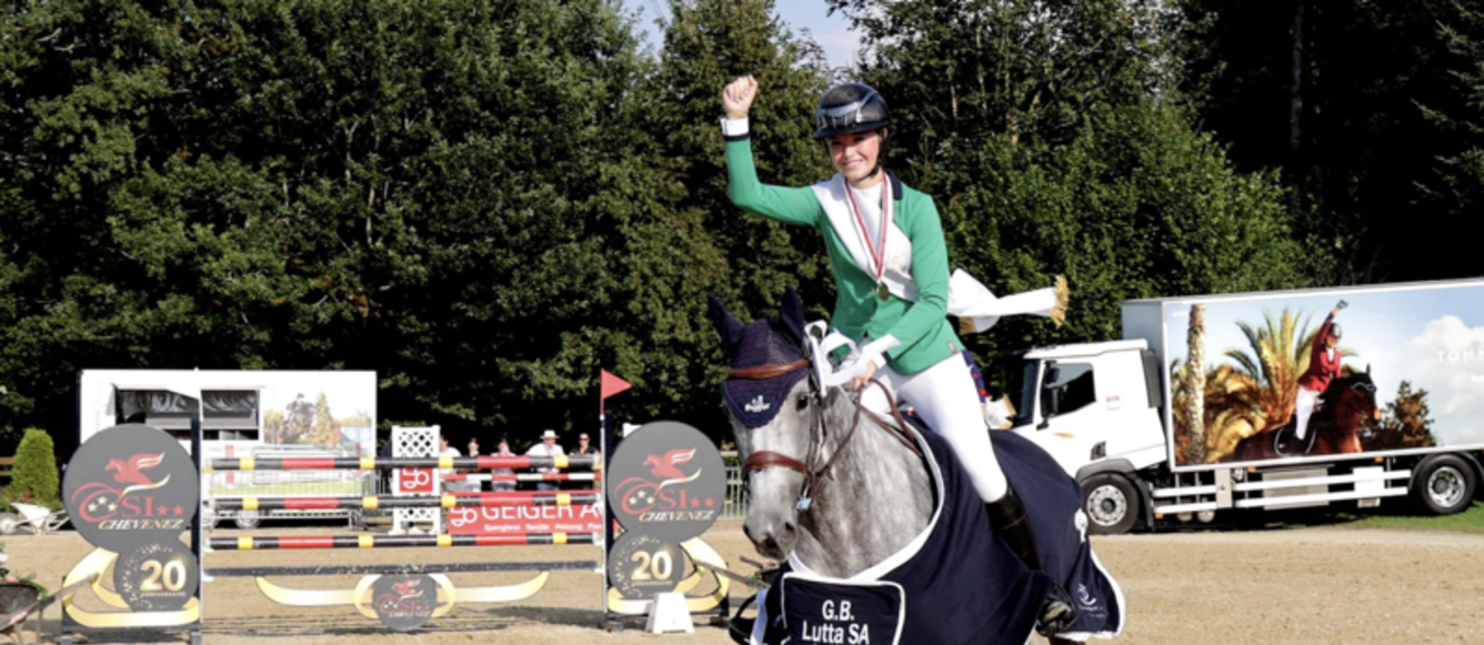 Margault Blanchard et Touch, championnes de Suisse junior. © Swiss Equestrian/PhotoBujard