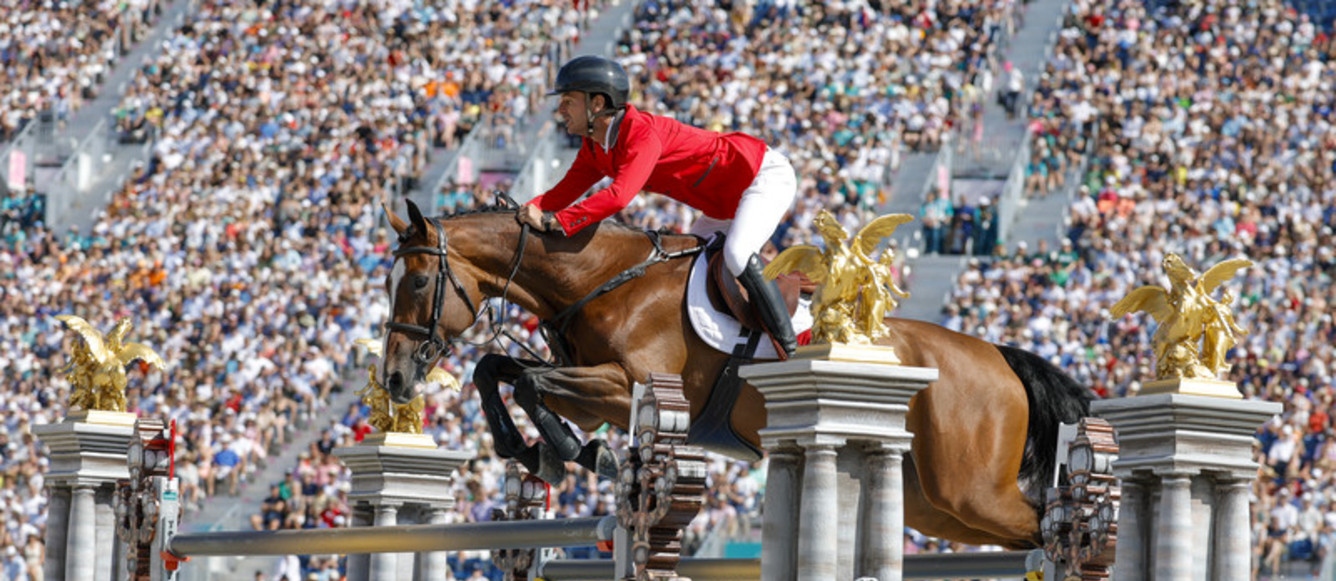 Steve Guerdat et Dynamix de Bélhème, médaillés d'argent des Jeux olympiques de Paris. © Dirk Caremans/Hippofoto
