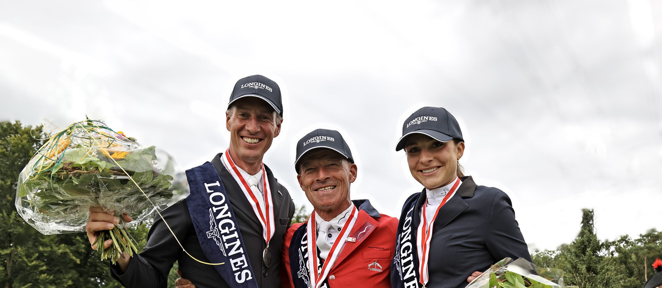 Le podium du championnat de Suisse élite 2024 à Kappelen-Lyss avec Pius Schwizer en or, Alain Jufer en argent et Eva Gautschi en bronze. © PhotoBujard