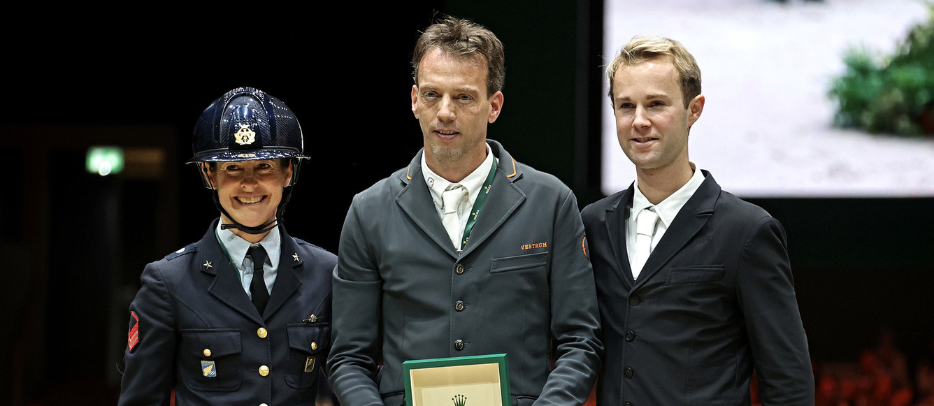 Le podium du Grand Prix Rolex de Genève avec Harrie Smolders, entouré de Giulia Martinengo Marquet et Gilles Thomas. © Photobujard
