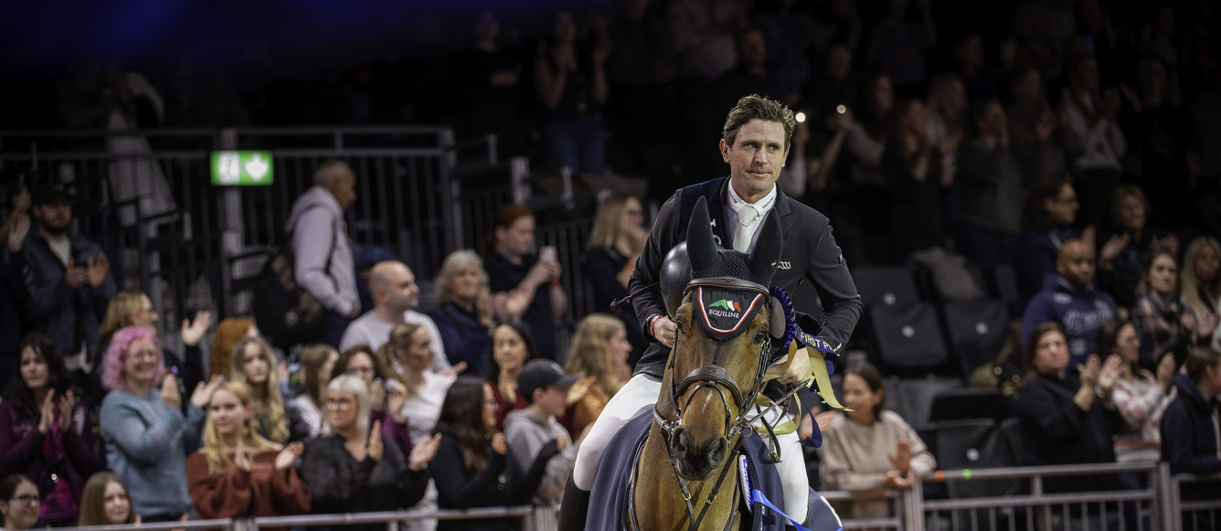 Darragh KENNY (IRL) & EDDY BLUE winners of THE LONGINES FEI JUMPING WORLD CUP™ at the 2024 London International Horse Show - ExCel London, London, United Kingdom 22 December 2024 - photo Jon Stroud Media