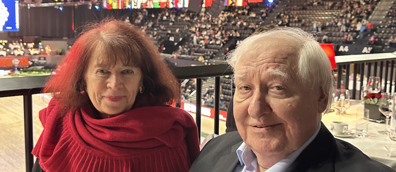 Honoré lors du CHI-W de Bâle, Max E. Ammann, le créateur et longtemps directeur de la Coupe du monde de saut,ici avec son épouse Korine, a répondu à nos questions et interpelé avec vigueur la FEI. © Alban Poudret