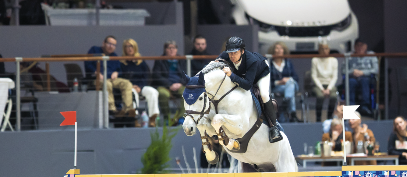 Depuis début 2024, Jason Smith est devenu le nouveau cavalier de Picobello. Le couple a fait une excellente saison, clôturée par un classement dans une 155 cm au CHI de Genève, une première à ce niveau pour le cheval et le cavalier. De bon augure pour la suite ! © Nicolas Hagmann