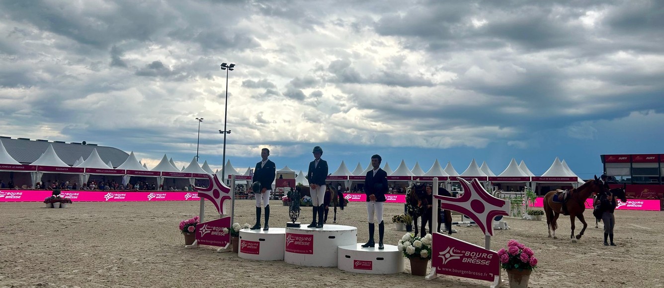 Mégane Moissonnier s'est imposée devant Benoît Cernin et Antoine Ermann dans le Grand Prix de la Ville de Bourg-en-Bresse.(155 cm). © LV