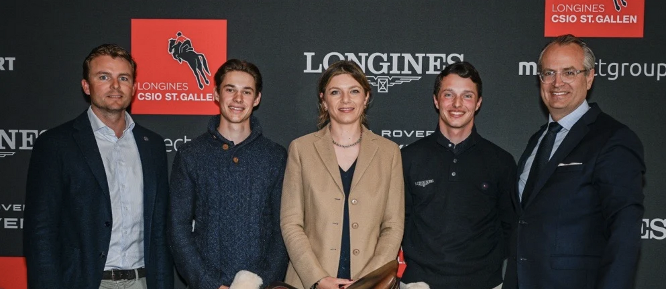 Peter van der Waaij (Chef d´Equipe), Linus Hanselmann (Nachwuchseiter), Nayla Stössel (OK-Präsidentin), Edouard Schmitz (Elite-Reiter), Kai Huttrop-Hage (Turnierleiter) © CSIO St-Gall-LDD