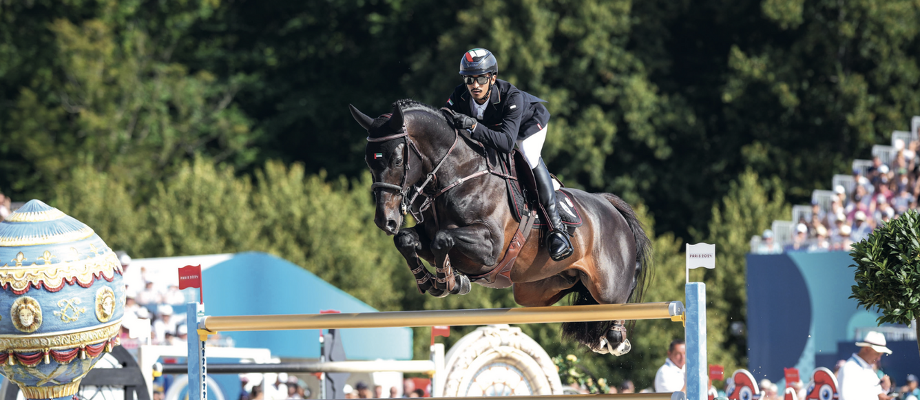 Aux Jeux olympiques de Paris, Omar Al Marzouqi a créé la sensation en signant un sans-faute avec Enjoy de la Mûre, synonyme de qualification pour la finale individuelle. © scoopdyga.com