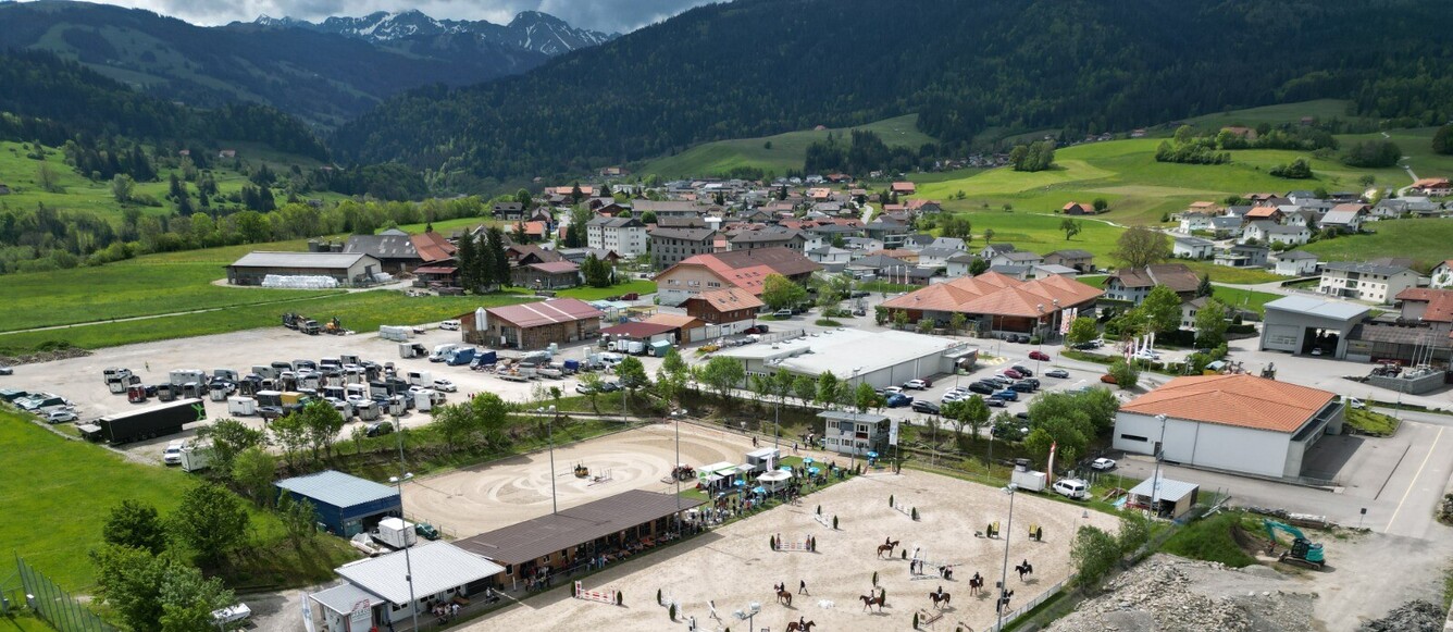 La grande piste en sable de Planfayon accueille les championnats romands ce week-end. © Privée