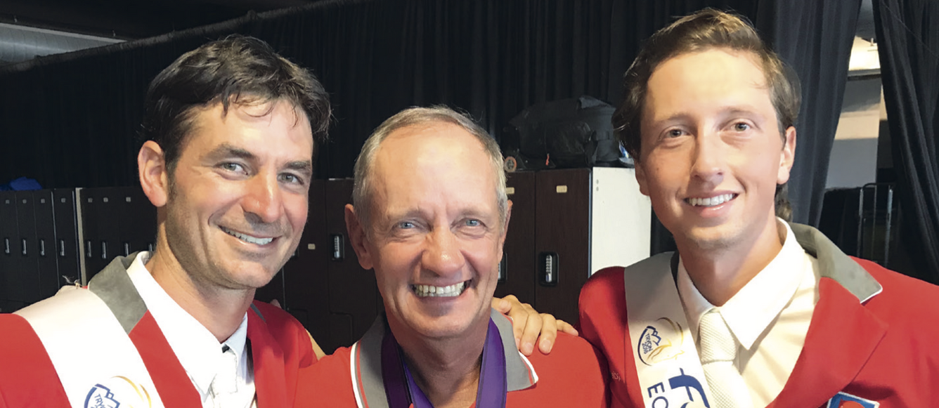 Pour Steve Guerdat et Martin Fuchs, Thomas Fuchs méritait aussi les deux médailles décrochées par les as helvétiques, les deux premières de l'histoire, aux Jeux mondiaux de Tryon 2018. © Alban Poudre