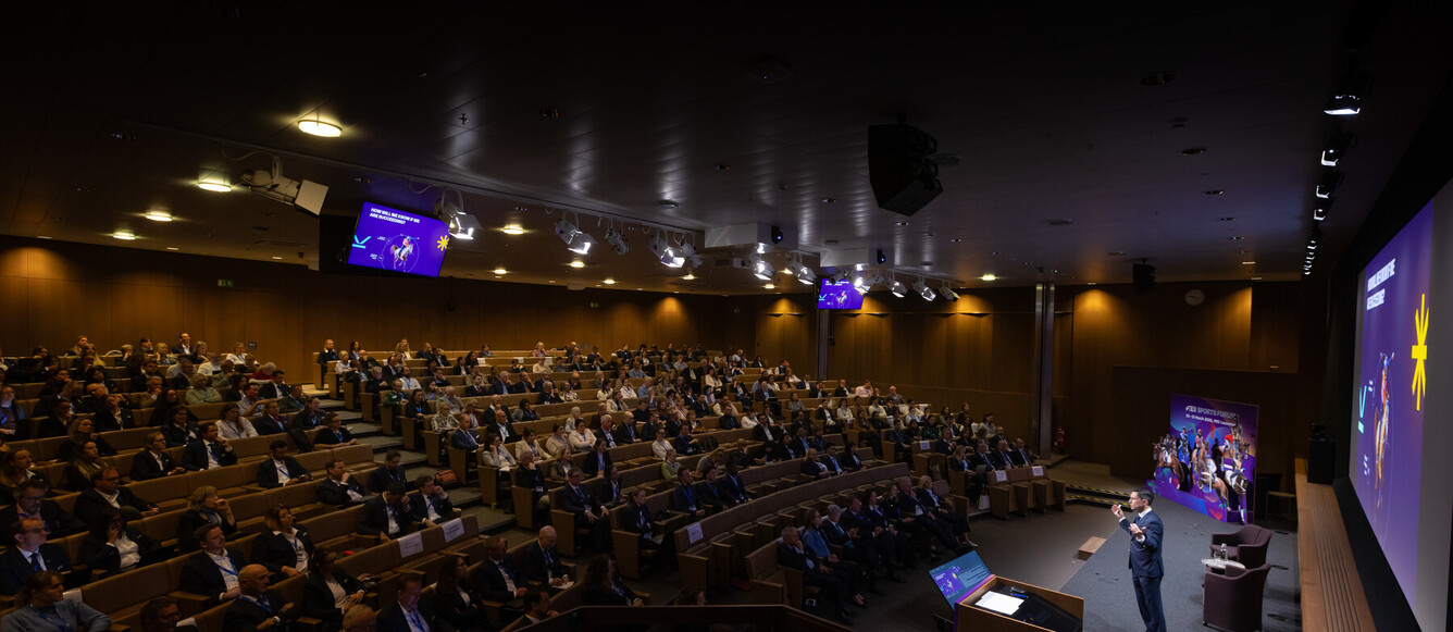 © FEI/Germain Arias-Schreiber