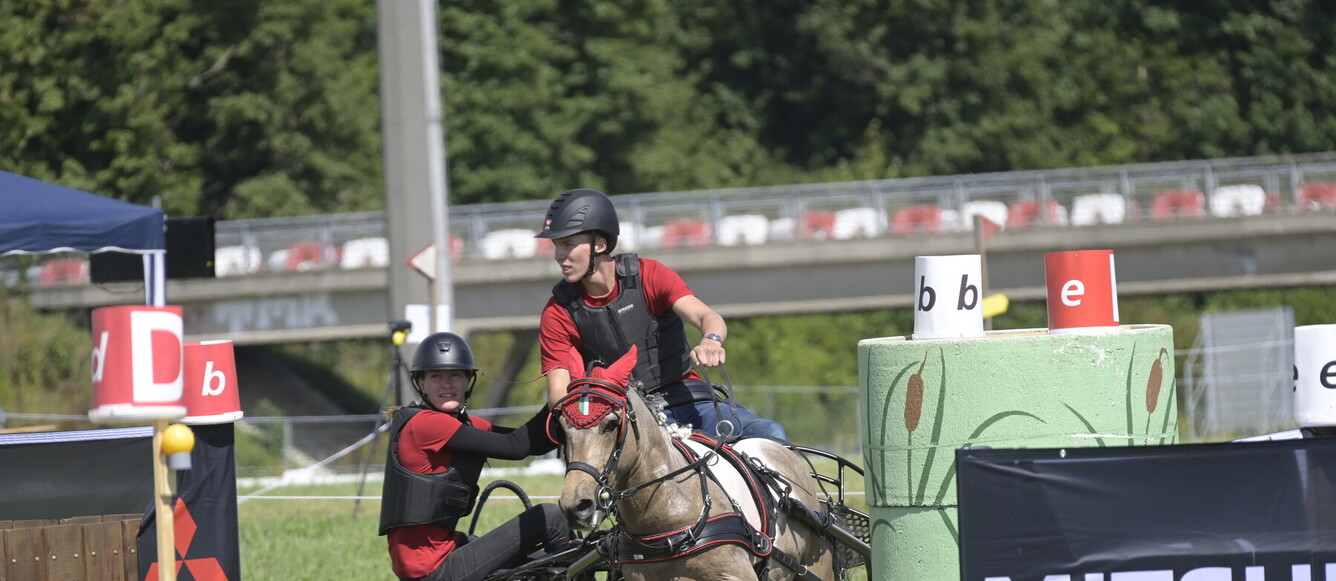 Le Neuchâtelois de 18 ans Leo Cordes et sa ponette Eshet Bretz Edacurly sont champions d'Europe ! 