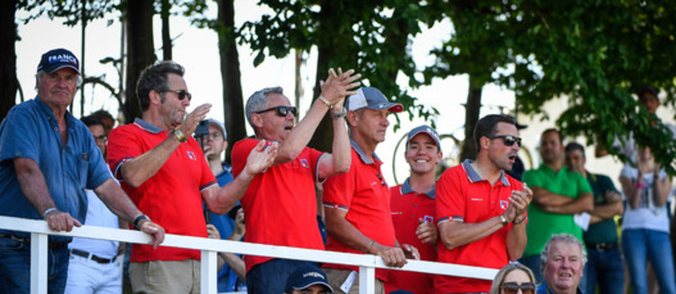 Jusqu’ici, la série des Prix des Nations s’est déroulée à notre goût: lors de chaque participation, l’équipe suisse s’est retrouvée sur le podium. Maintenant, départ pour Rotterdam où nous attendent des équipes très fortes et où nous nous sommes classés deuxièmes les deux dernières années, avant de nous rendre à Aix-la-Chapelle.