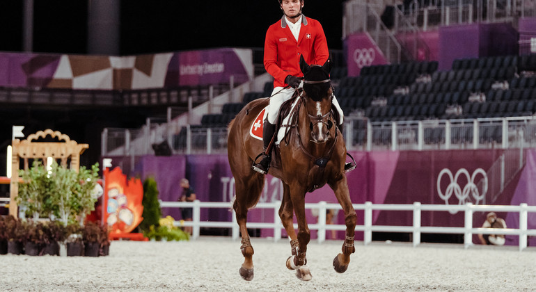 JO: la Suisse se qualifie aisément pour la finale de saut par équipe, que survole la Suède