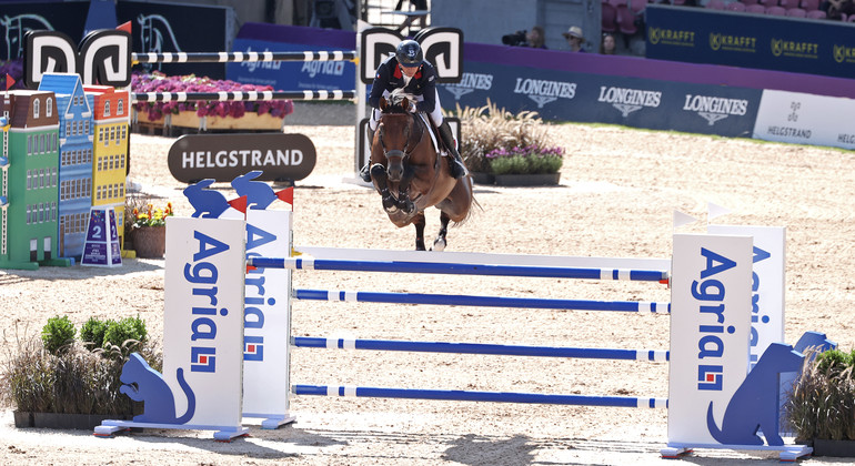 Saut aux Mondiaux : Epaillard et la Suède mènent le bal, mais Martin Fuchs et la Suisse sont bien placés