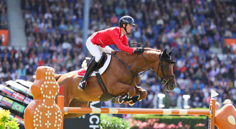 Mondiaux de saut : la Suisse, 8e, se rapproche du podium, Steve Guerdat 3e