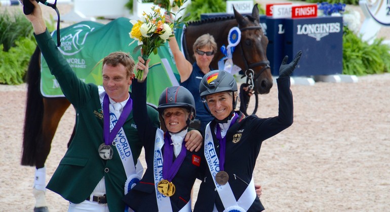Complet : tout l’or du monde pour la Britannique Rosalind Canter et son équipe : all stars!
