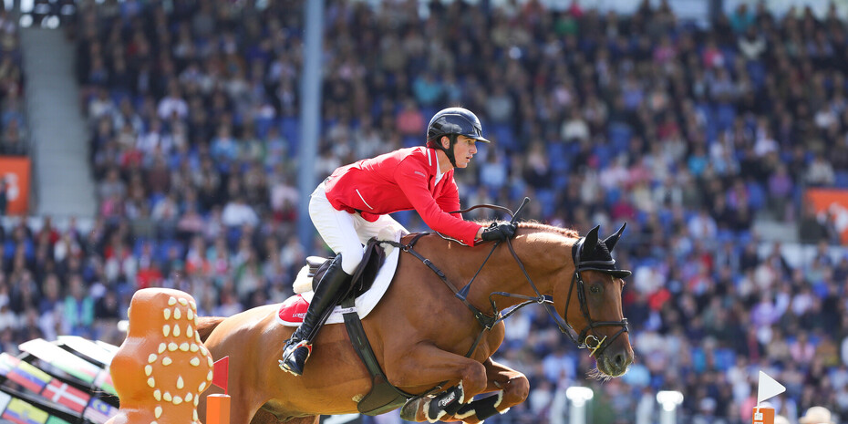 Mondiaux de saut : la Suisse, 8e, se rapproche du podium, Steve Guerdat 3e